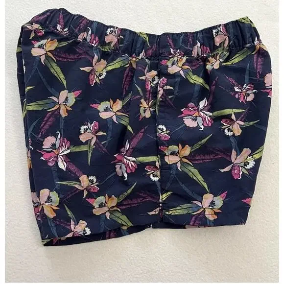 Patagonia Floral Women's Shorts - Navy and Pink - Picture 5 of 11